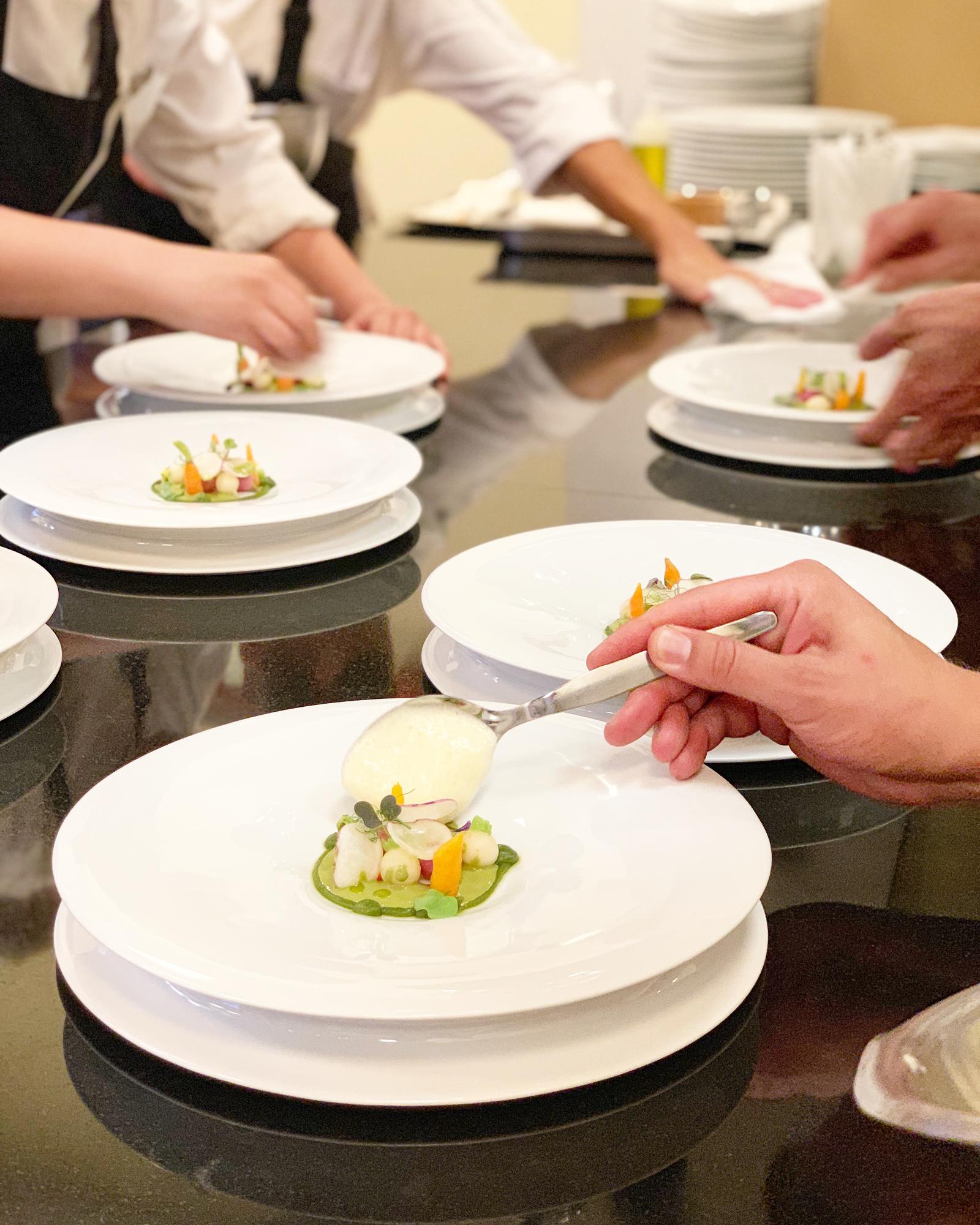 Table with plated courses from the masterclass